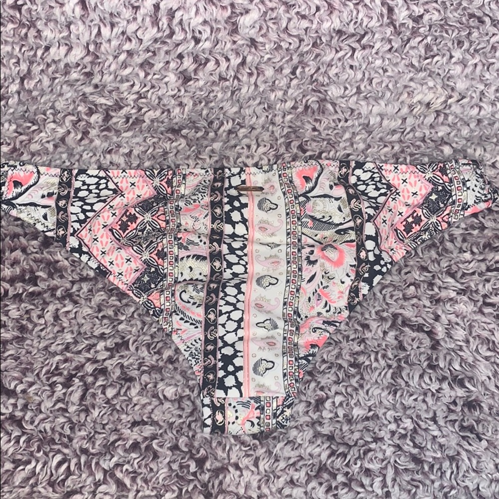 Victoria’s Secret strappy cheeky bottoms